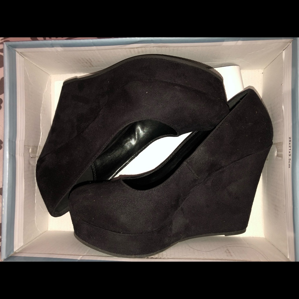 Black Heel Wedges